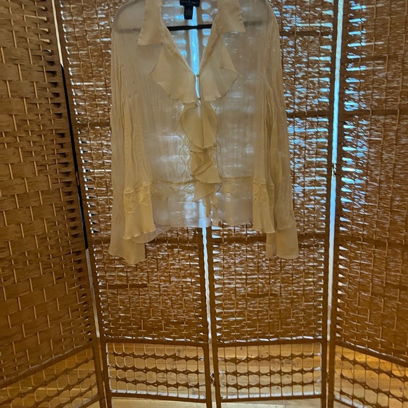 Chic Ivory Ruffled Blouse - Picture 5 of 7